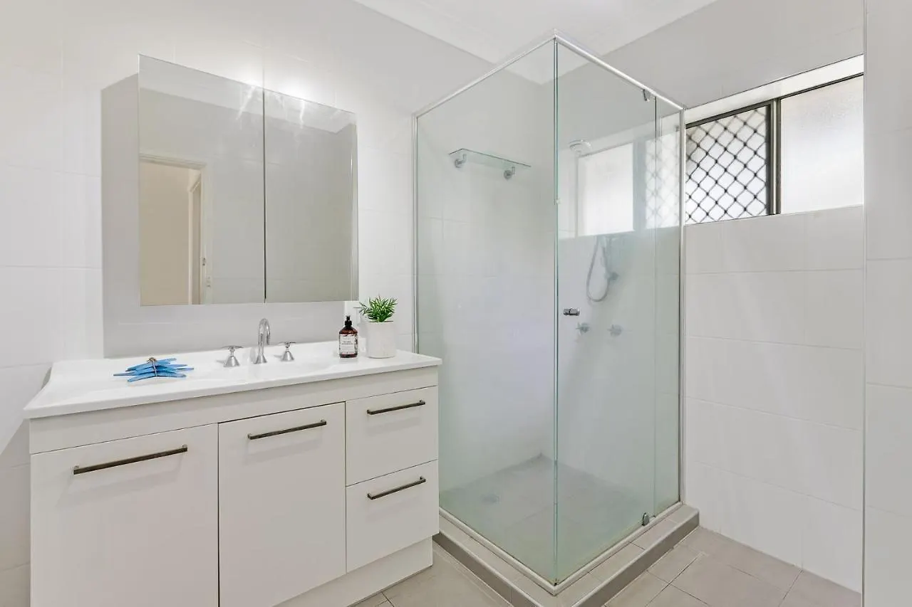 Longbeach Unit 12 Apartment Gold Coast Australia